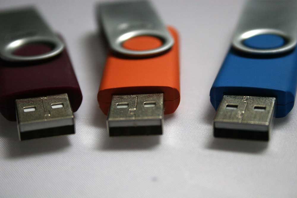 flash-drives 16mm film to dvd
